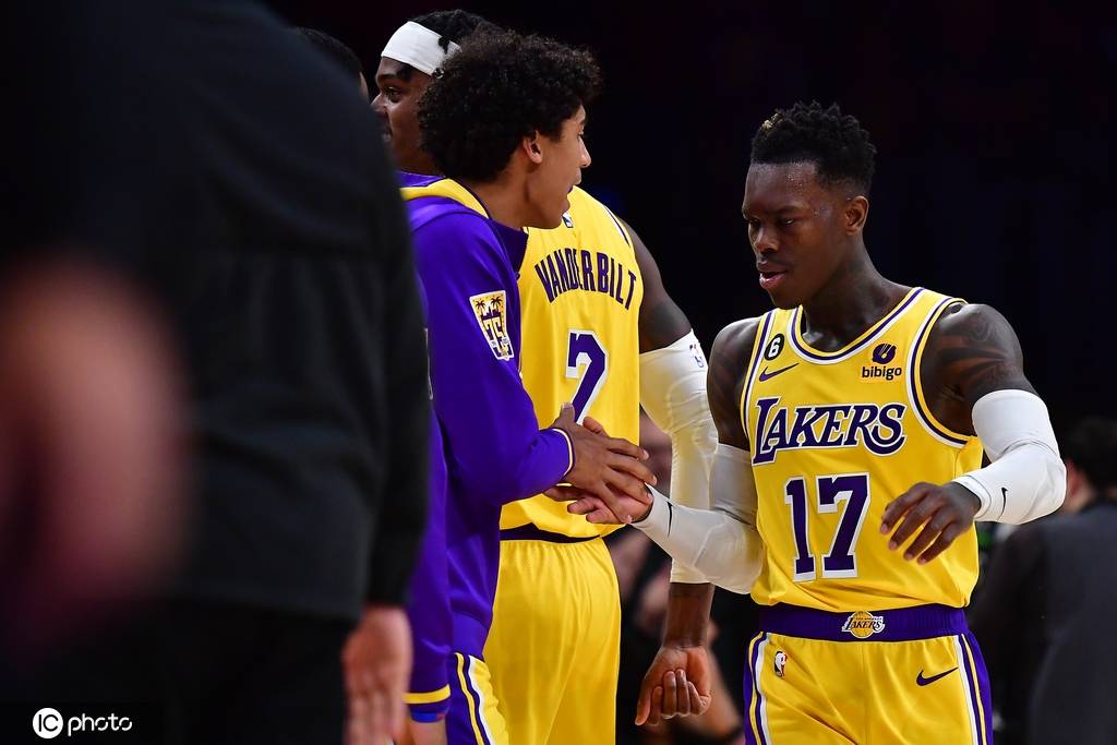 施罗德：在湖人时有个队友不适合打季后赛 我不想说是谁